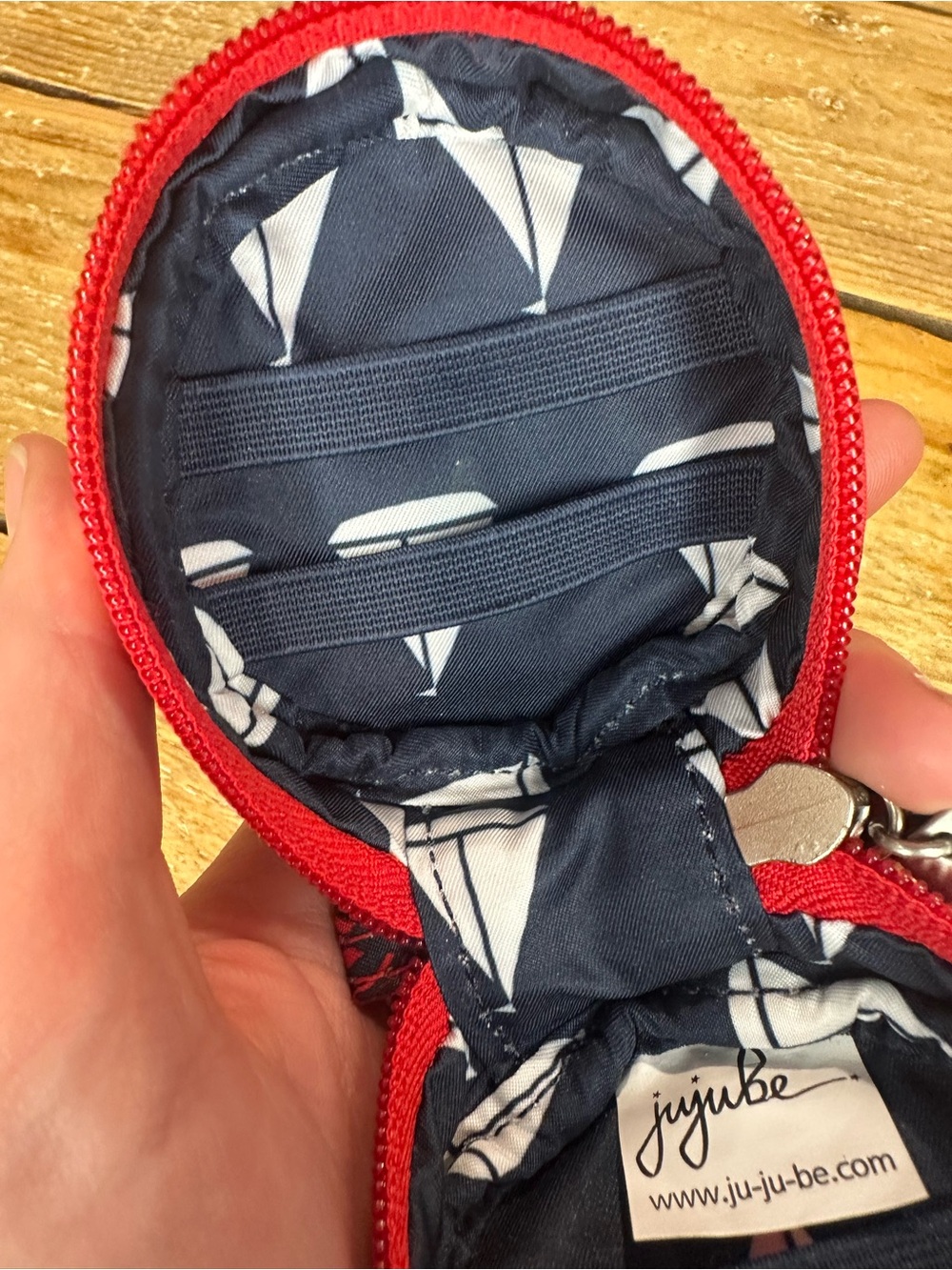 Ju-Ju-Be Red with Navy Lobster Printed Carrying Case - Picture 3 of 7